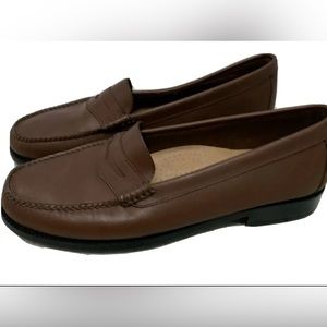 Bass Weejuns Kathleen Womens 11 Brown Leather Penny Loafer Flat Shoes Slip On